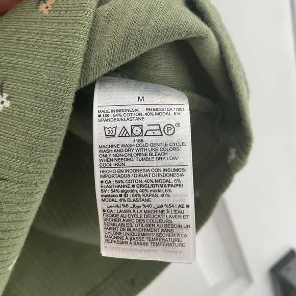 Old Navy Soft Green Floral Top - Picture 4 of 4